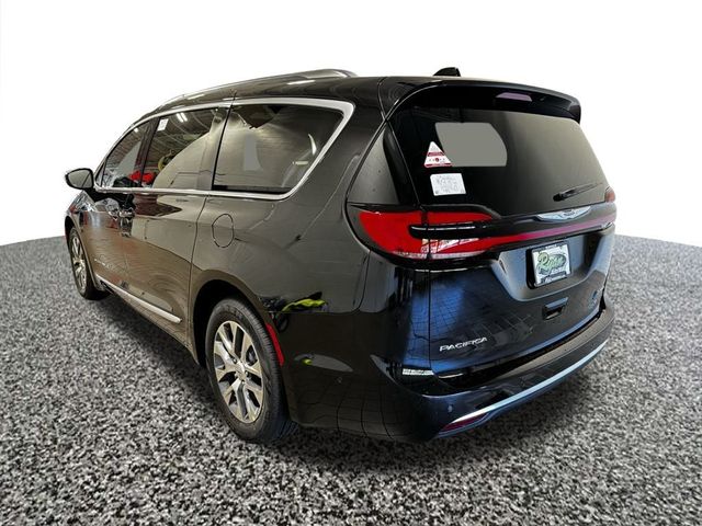 2025 Chrysler Pacifica Hybrid Pinnacle