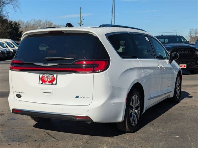 2025 Chrysler Pacifica Hybrid Pinnacle