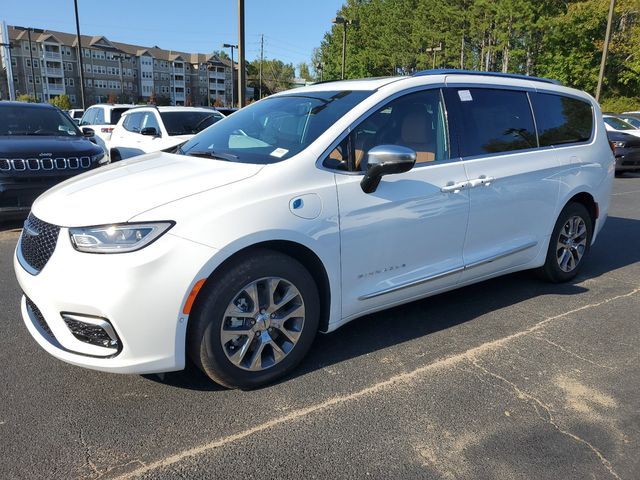 2025 Chrysler Pacifica Hybrid Pinnacle