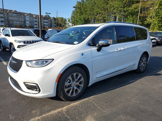 2025 Chrysler Pacifica Hybrid Pinnacle