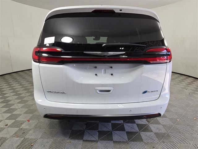 2025 Chrysler Pacifica Hybrid Pinnacle