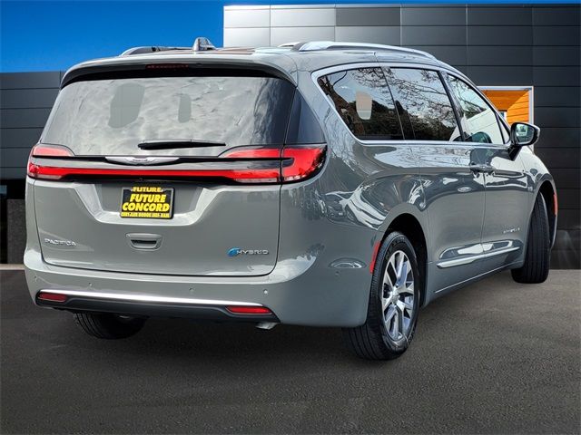 2025 Chrysler Pacifica Hybrid Pinnacle