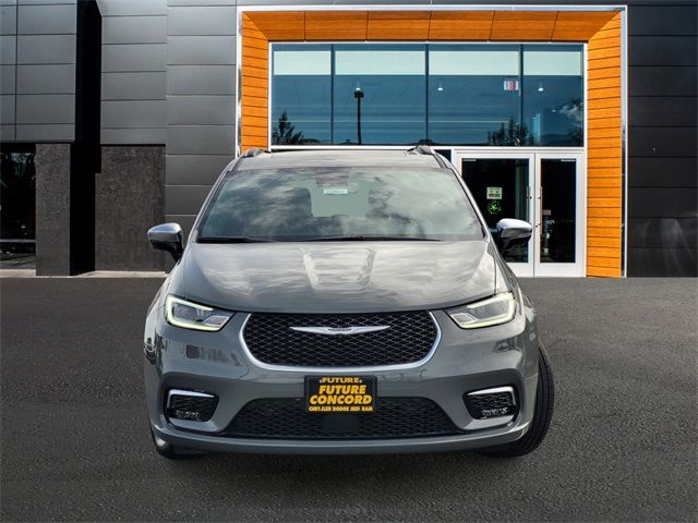 2025 Chrysler Pacifica Hybrid Pinnacle
