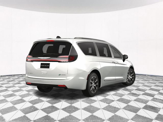 2025 Chrysler Pacifica Hybrid Pinnacle