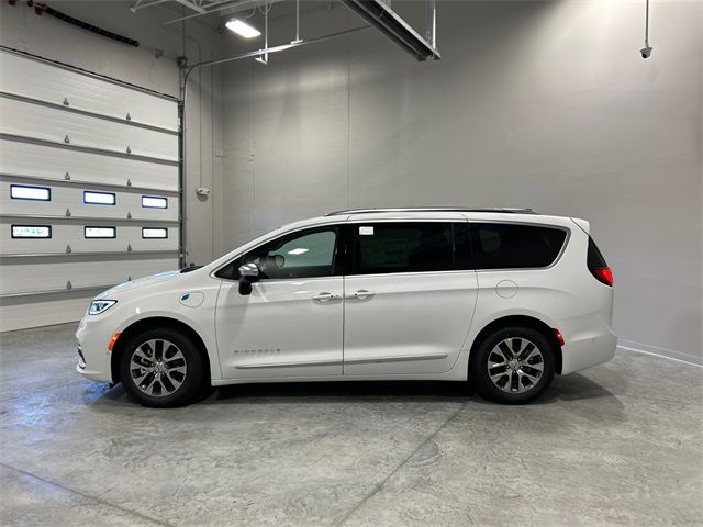 2025 Chrysler Pacifica Hybrid Pinnacle