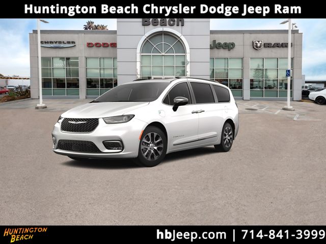 2025 Chrysler Pacifica Hybrid Pinnacle