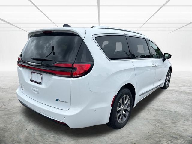 2025 Chrysler Pacifica Hybrid Pinnacle