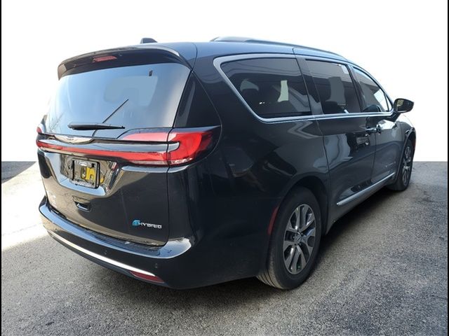 2025 Chrysler Pacifica Hybrid Pinnacle