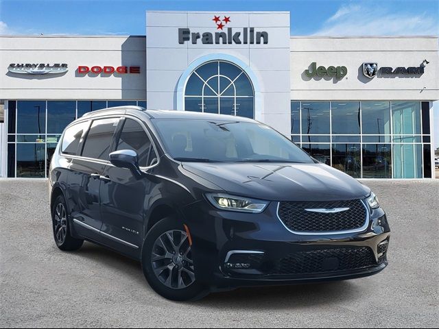 2025 Chrysler Pacifica Hybrid Pinnacle