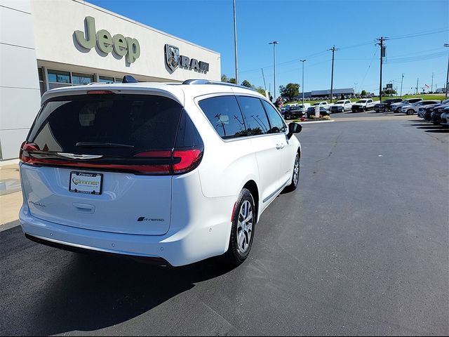 2025 Chrysler Pacifica Hybrid Pinnacle