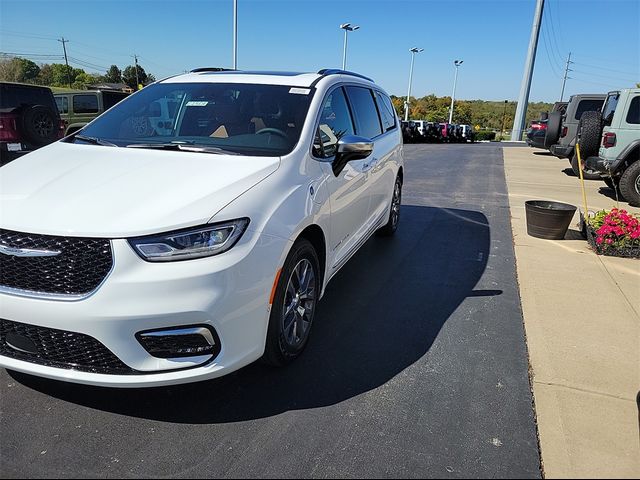 2025 Chrysler Pacifica Hybrid Pinnacle