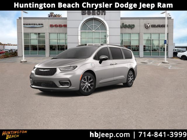 2025 Chrysler Pacifica Hybrid Pinnacle