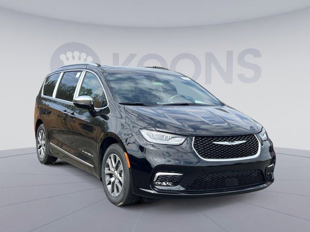 2025 Chrysler Pacifica Hybrid Pinnacle