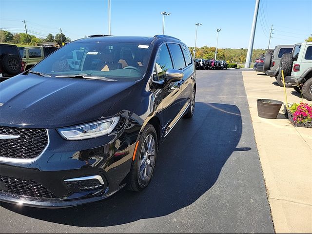 2025 Chrysler Pacifica Hybrid Pinnacle