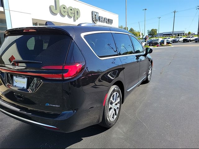 2025 Chrysler Pacifica Hybrid Pinnacle