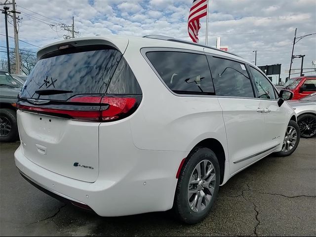 2025 Chrysler Pacifica Hybrid Pinnacle