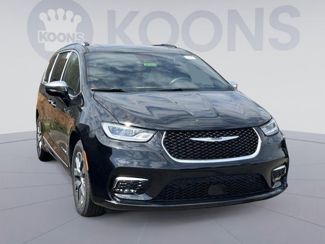 2025 Chrysler Pacifica Hybrid Pinnacle
