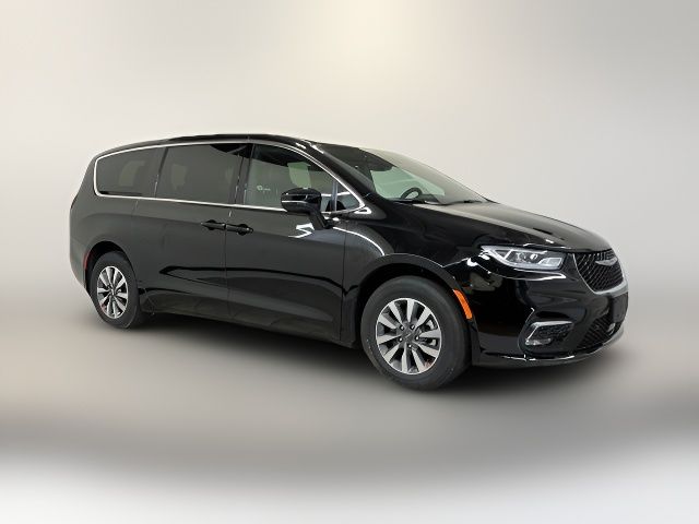 2025 Chrysler Pacifica Hybrid Select