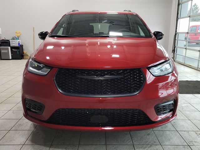 2025 Chrysler Pacifica Hybrid Premium S Appearance Pkg