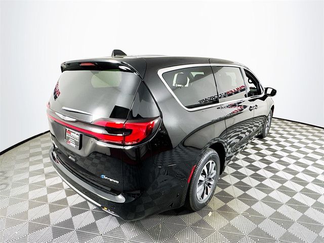 2025 Chrysler Pacifica Hybrid Select