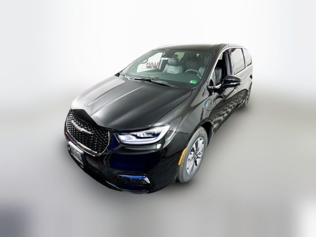 2025 Chrysler Pacifica Hybrid Select