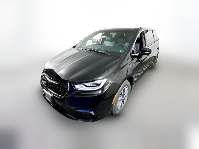 2025 Chrysler Pacifica Hybrid Select