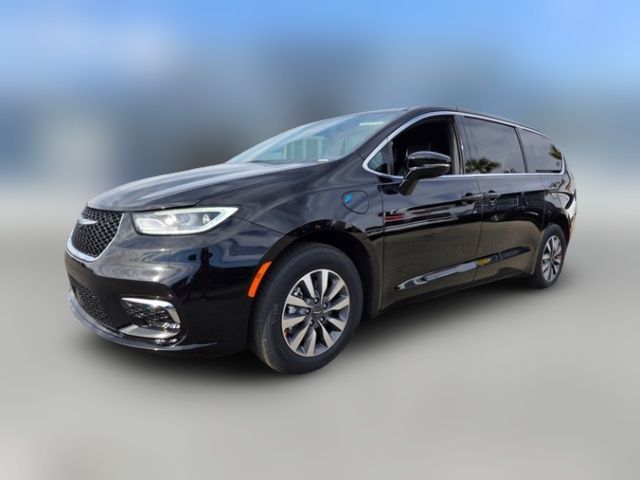 2025 Chrysler Pacifica Hybrid Select