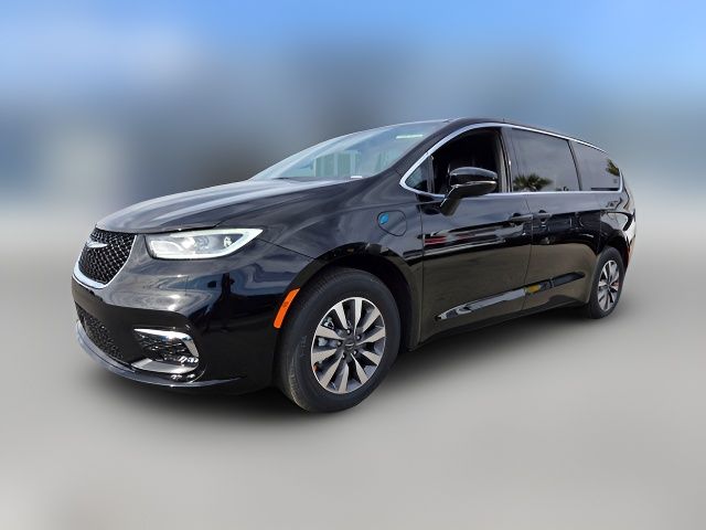 2025 Chrysler Pacifica Hybrid Select