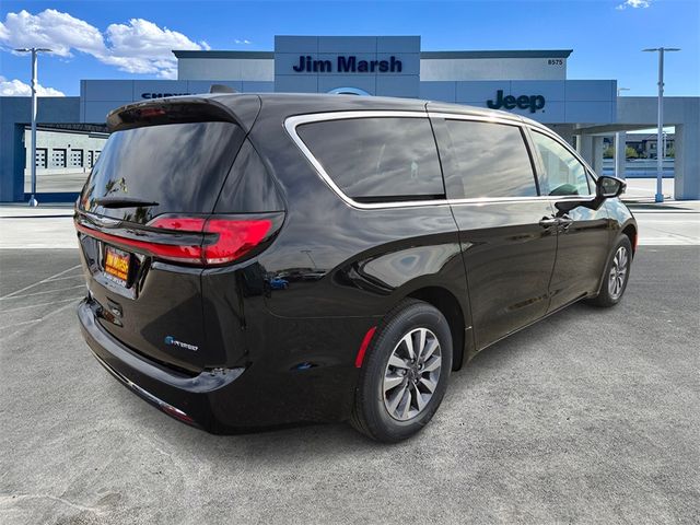 2025 Chrysler Pacifica Hybrid Select