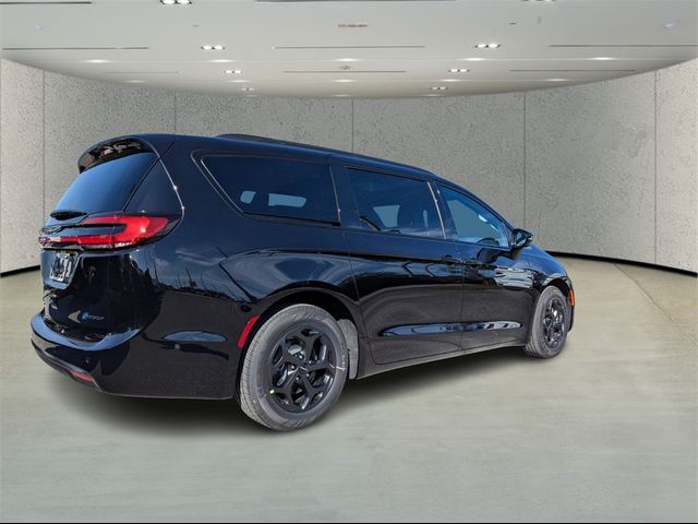 2025 Chrysler Pacifica Hybrid Premium S Appearance Pkg