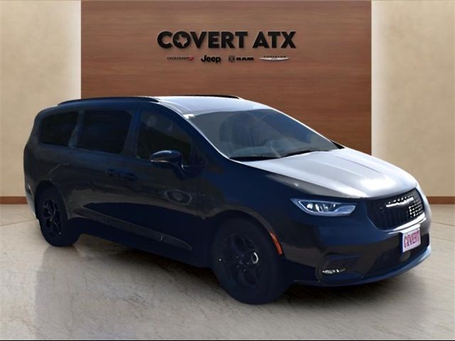 2025 Chrysler Pacifica Hybrid Premium S Appearance Pkg