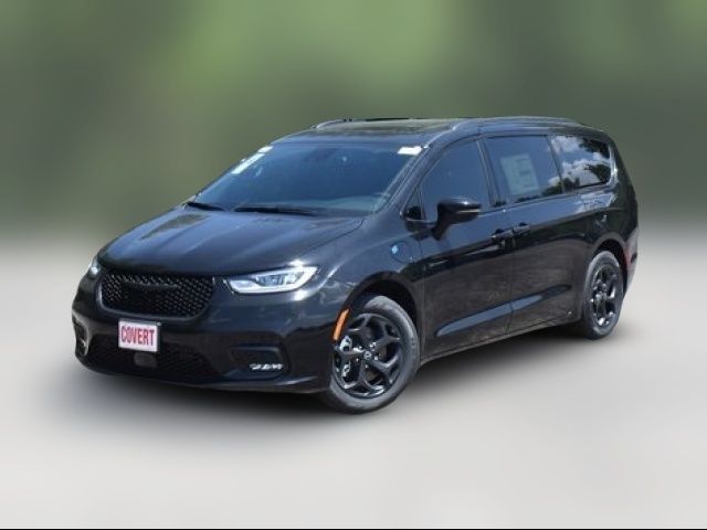 2025 Chrysler Pacifica Hybrid Premium S Appearance Pkg