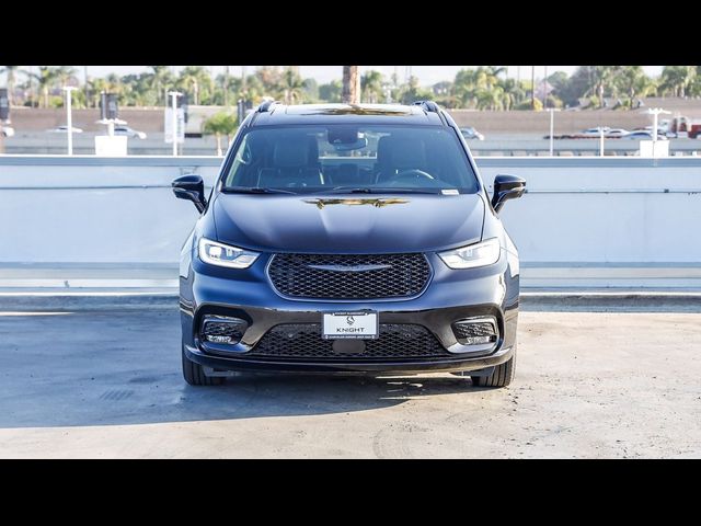 2025 Chrysler Pacifica Hybrid Premium S Appearance Pkg