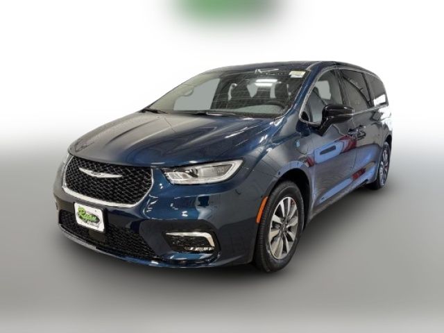 2025 Chrysler Pacifica Hybrid Select