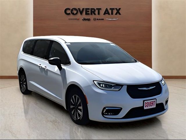 2025 Chrysler Pacifica Hybrid Select