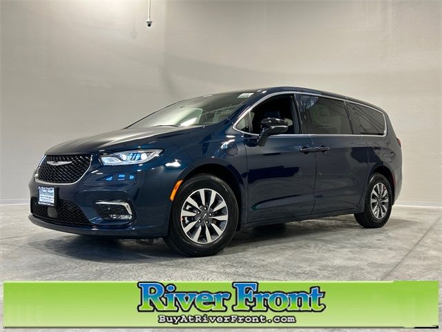 2025 Chrysler Pacifica Hybrid Select