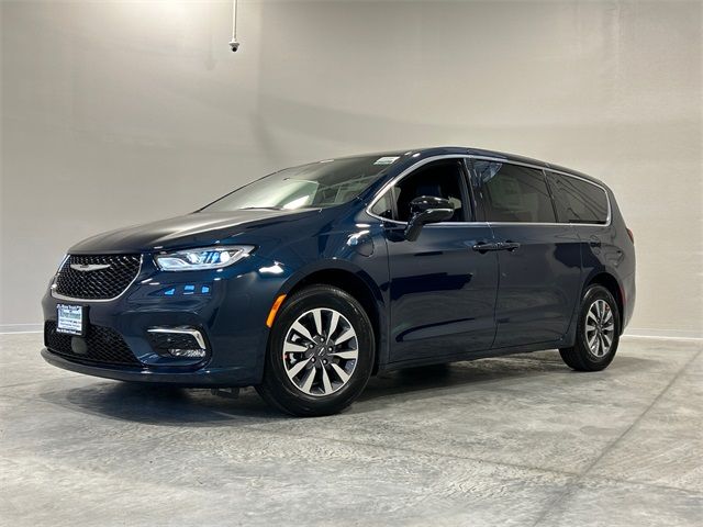 2025 Chrysler Pacifica Hybrid Select