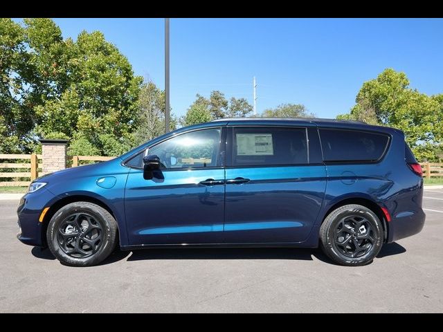 2025 Chrysler Pacifica Hybrid Premium S Appearance Pkg