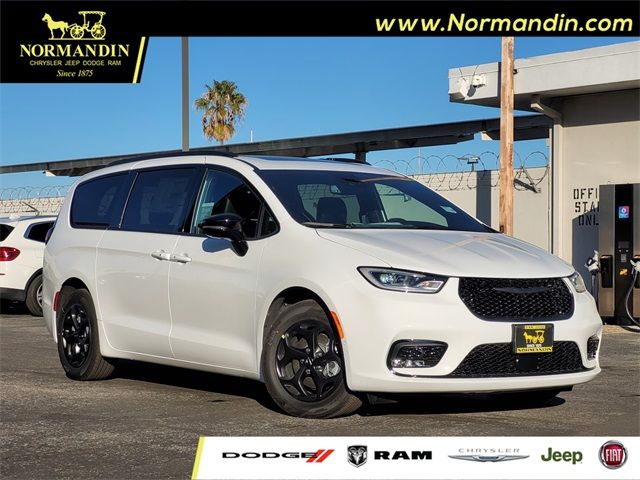 2025 Chrysler Pacifica Hybrid Premium S Appearance Pkg