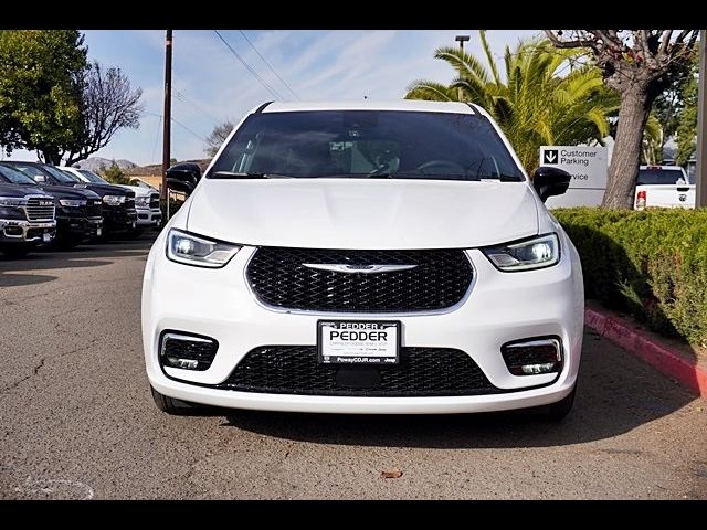 2025 Chrysler Pacifica Hybrid Select