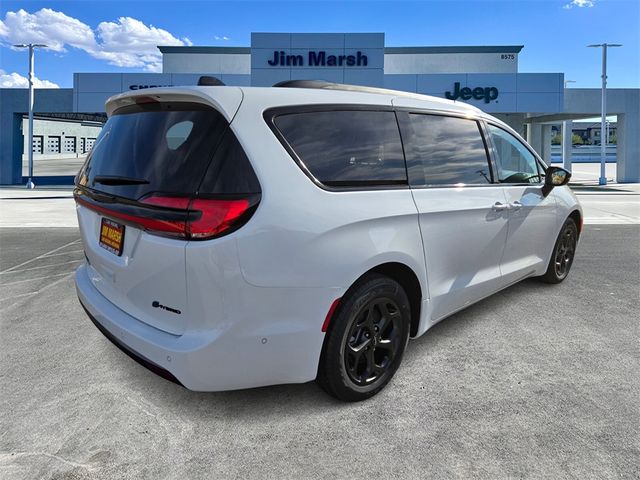 2025 Chrysler Pacifica Hybrid Premium S Appearance Pkg