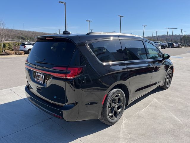 2025 Chrysler Pacifica Hybrid Premium S Appearance Pkg