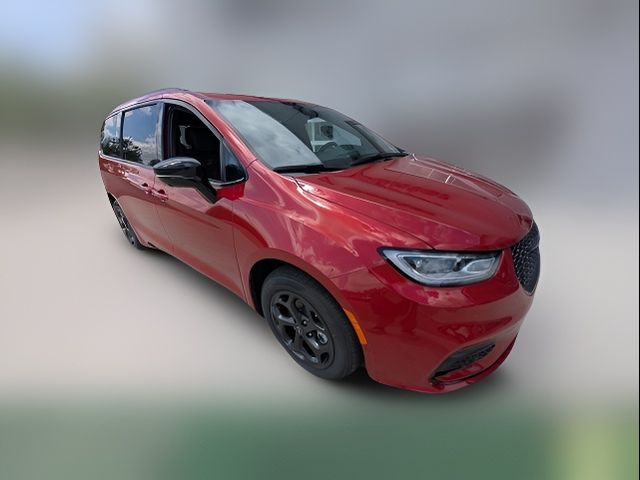 2025 Chrysler Pacifica Hybrid Premium S Appearance Pkg