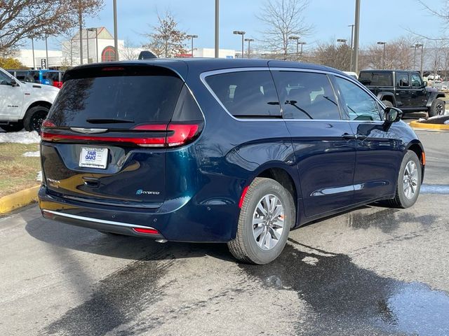 2025 Chrysler Pacifica Hybrid Select