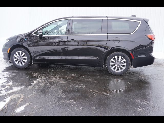 2025 Chrysler Pacifica Hybrid Select