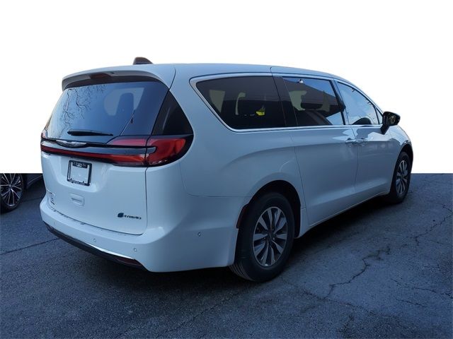 2025 Chrysler Pacifica Hybrid Select