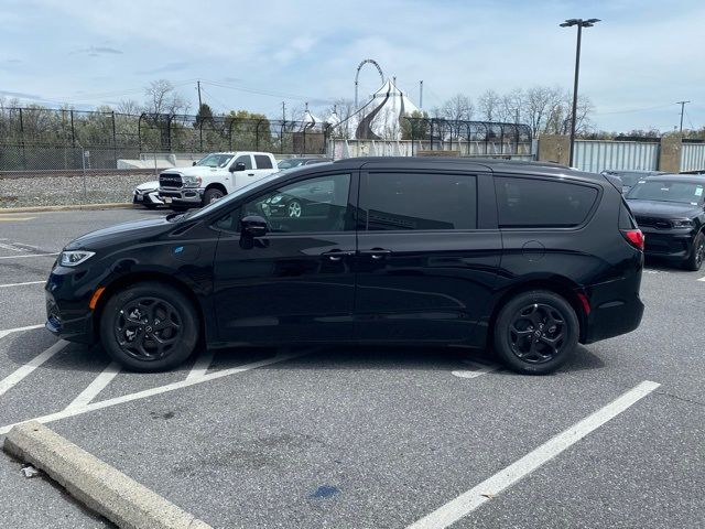 2025 Chrysler Pacifica Hybrid Premium S Appearance Pkg