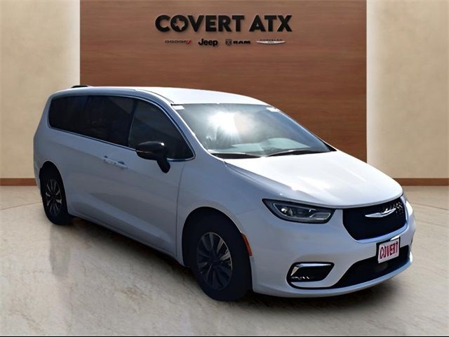 2025 Chrysler Pacifica Hybrid Select