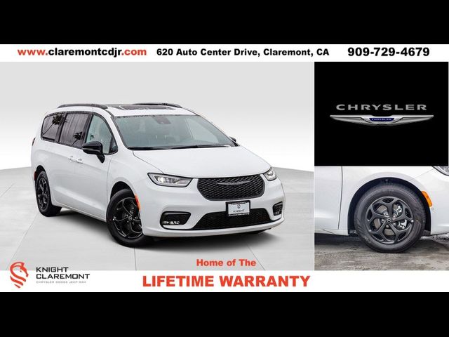 2025 Chrysler Pacifica Hybrid Premium S Appearance Pkg