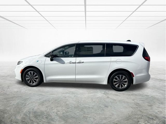 2025 Chrysler Pacifica Hybrid Select